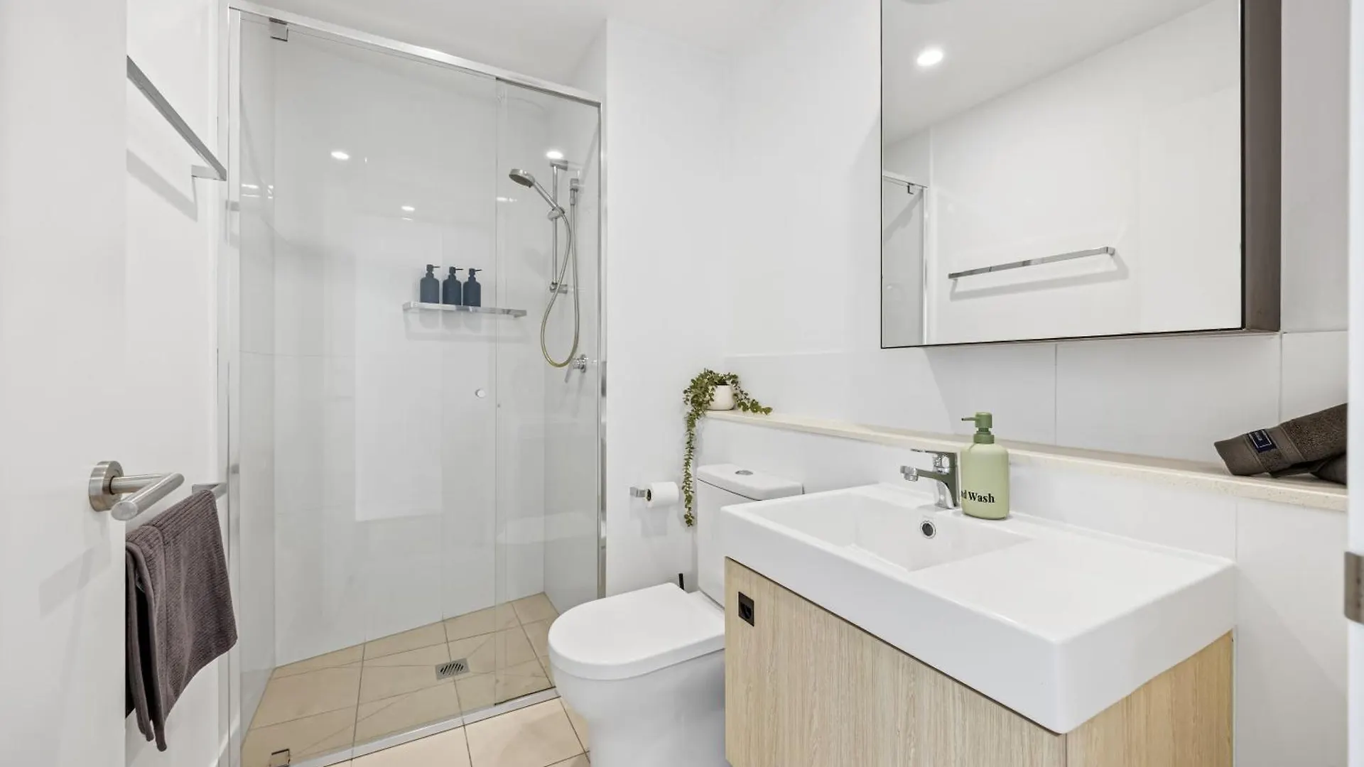 Capri Apartments - Free Secure Parking 브리즈번 0*,