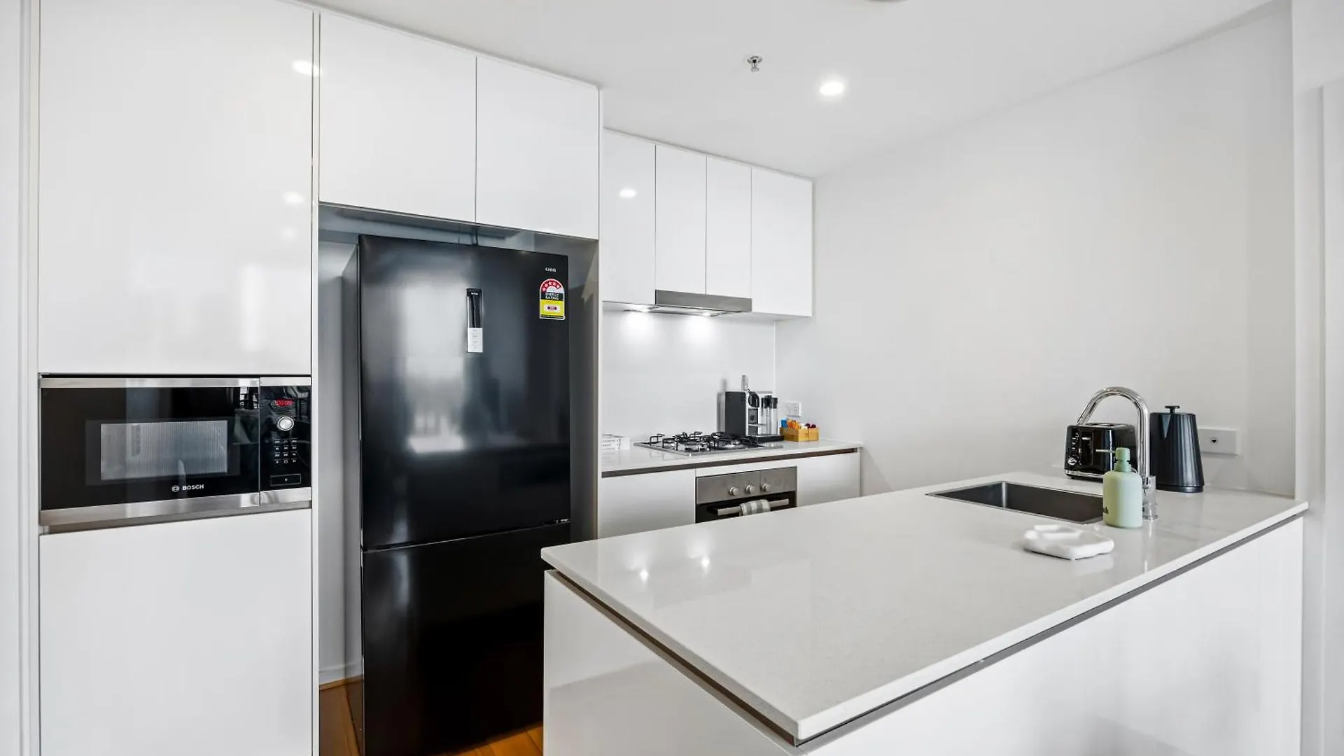 Capri Apartments - Free Secure Parking 브리즈번
