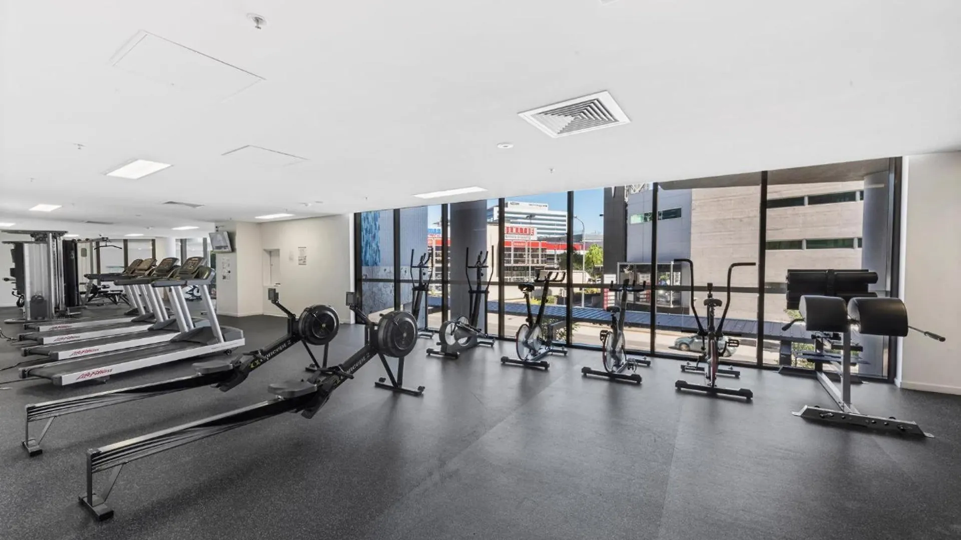 Capri Apartments - Free Secure Parking Brisbane